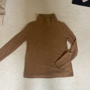 Dudley Stephen’s SZ small green point turtleneck